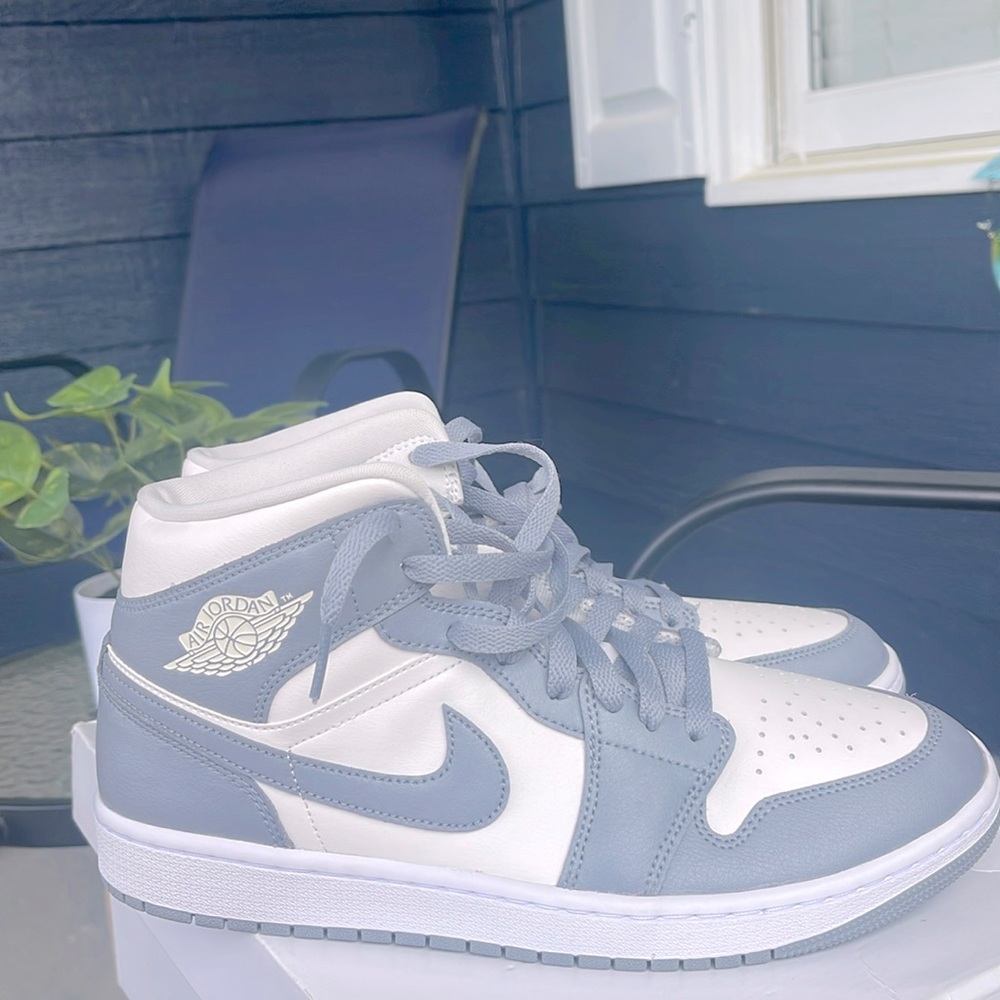 Jordan 1 Mid